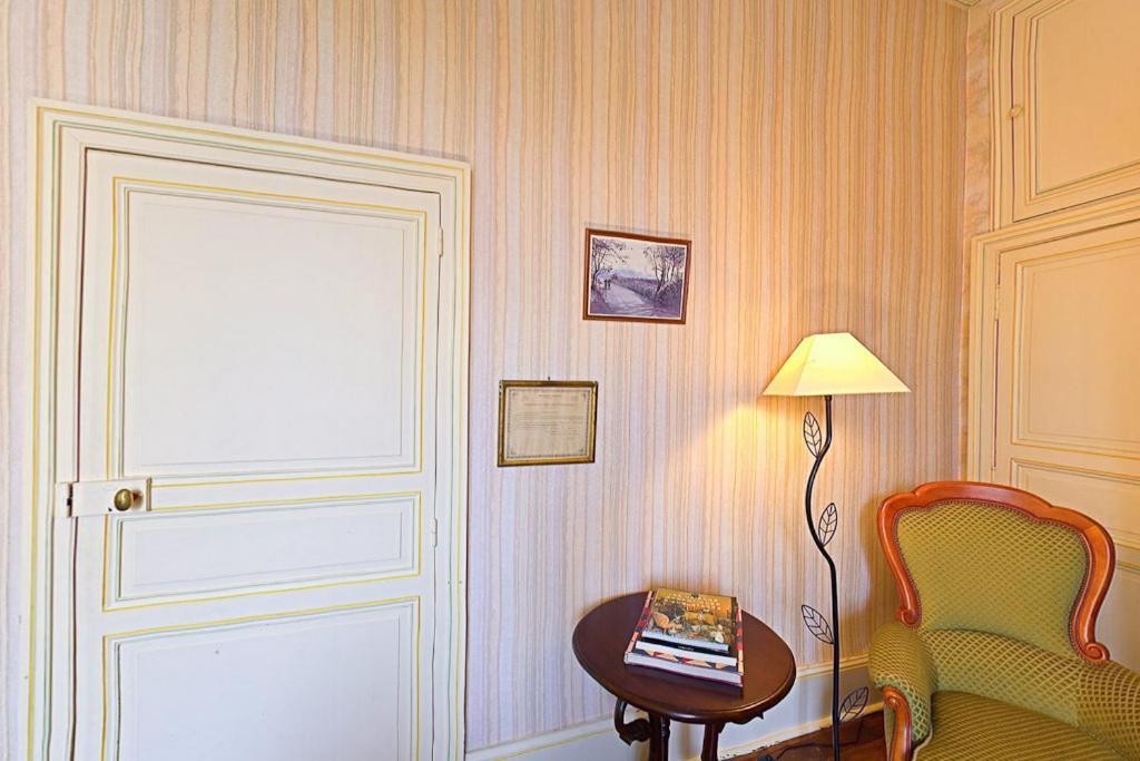 Amphore Du Berry Saint-Amand-Mont-Rond Zimmer foto