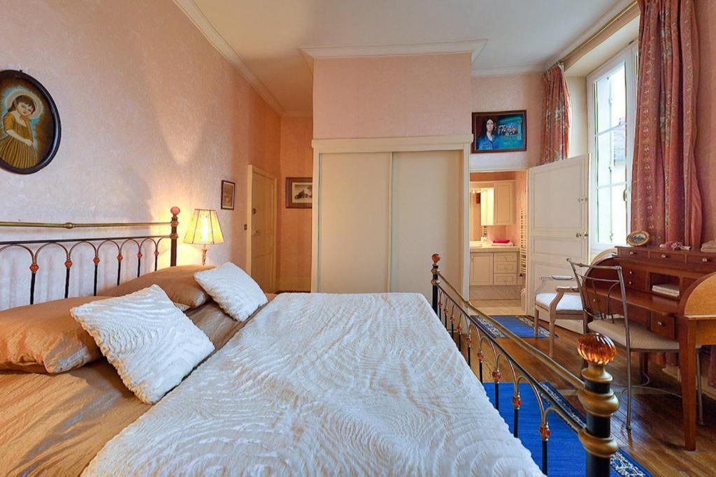 Amphore Du Berry Saint-Amand-Mont-Rond Zimmer foto